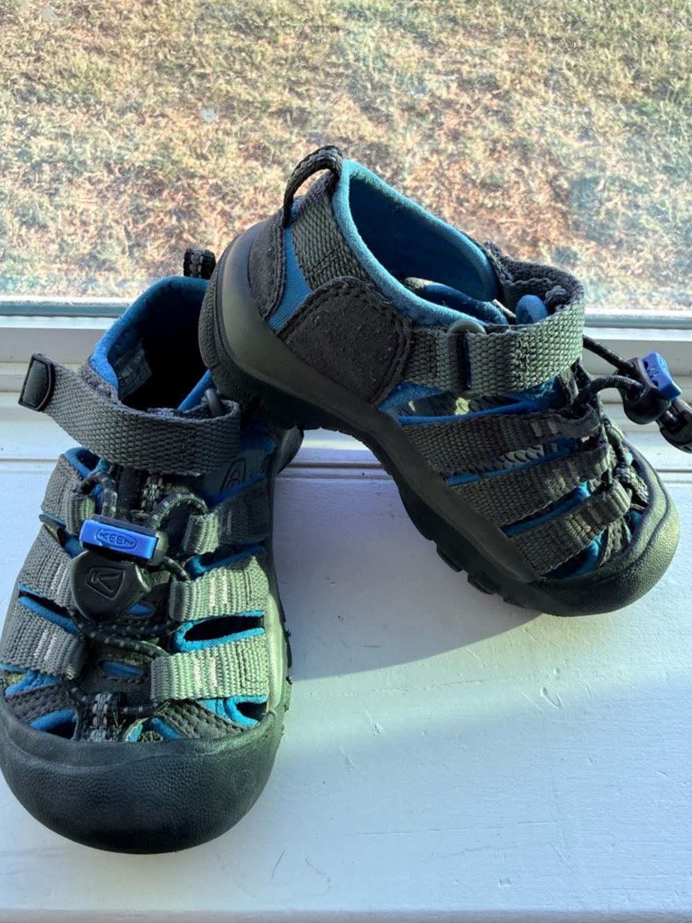 KEEN Toddler Newport H2 Gray and Blue Sandals // Sz 8